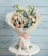 Букет цветов из:  Розы и Лизиантусы в Николаевке