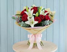 Букет цветов из:  Лилии и Розы в Николаевке
