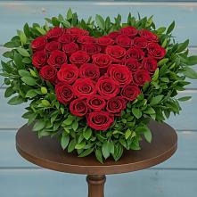 Цветочная композиция из Розы в виде сердца в Николаевке