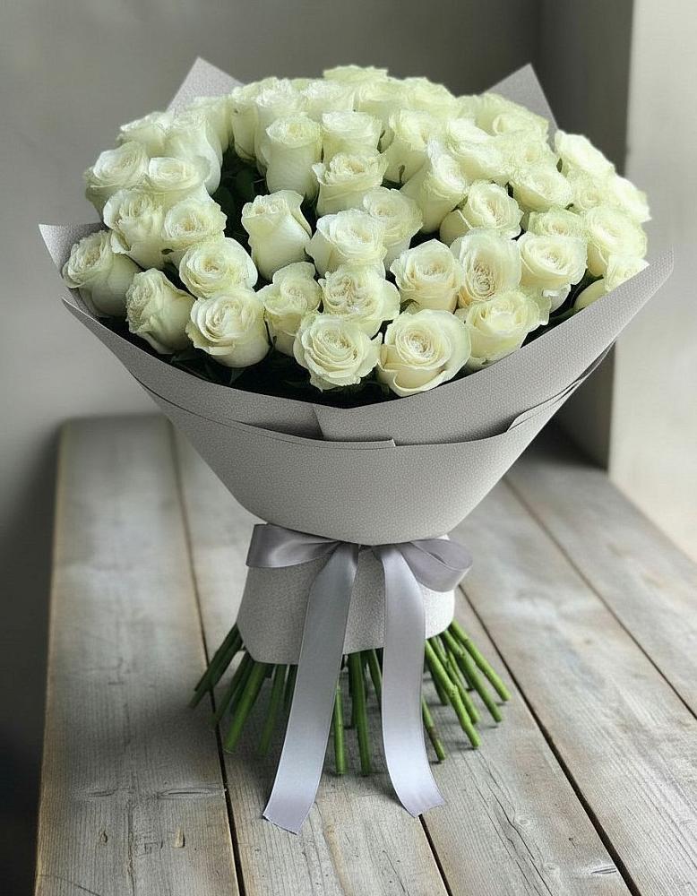 Букет 35 Белых роз в Николаевке