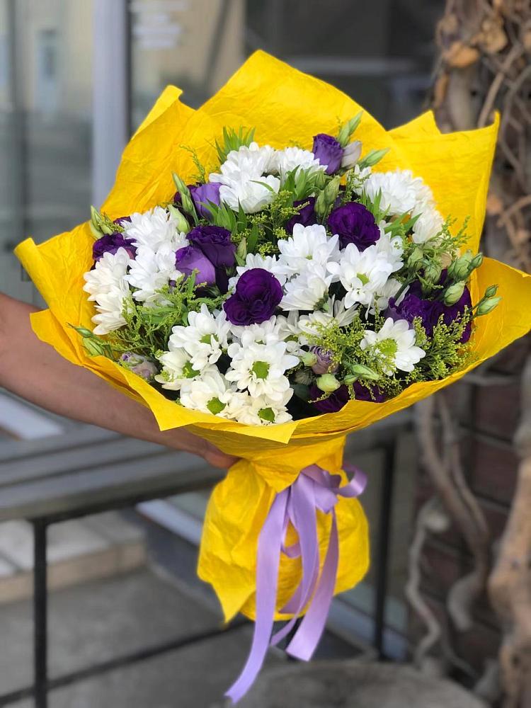 Букет цветов из: Ирисы, Хризантемы и Ромашки в Николаевке