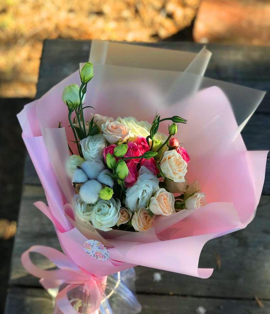 Букет цветов из: Розы и Лизиантусы в Николаевке