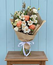 Букет цветов из:  Альстромерии, Лизиантусы, Розы и Хризантемы #REPLACE_PRED# Николаевке