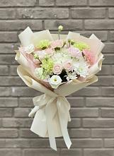 Букет цветов из:  Гвоздики, Розы, Лизиантусы и Хризантемы в Николаевке