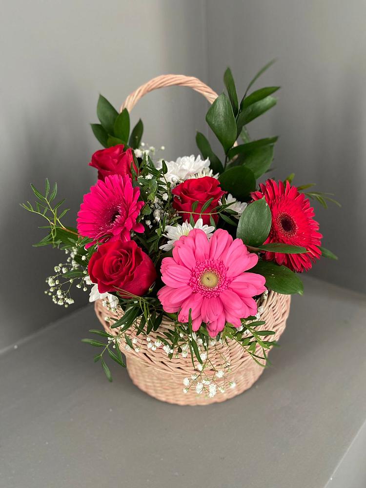 Цветочная композиция из Розы, Хризантемы и Герберы в корзине в Николаевке