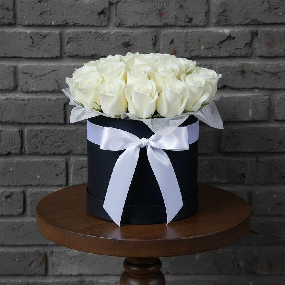 Цветочная композиция из Розы в шляпной коробке в Николаевке