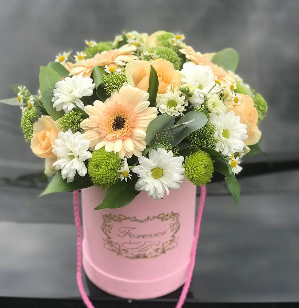 Цветочная композиция из Розы, Герберы и Хризантемы в шляпной коробке в Николаевке