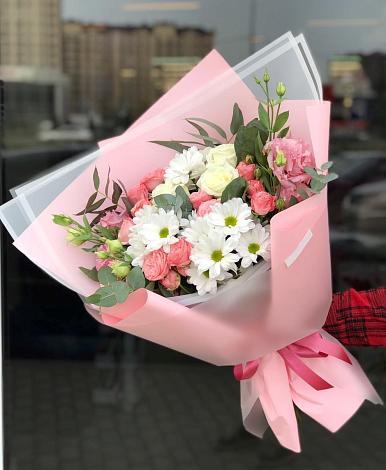Букет цветов из: Розы, Лизиантусы и Хризантемы в Николаевке