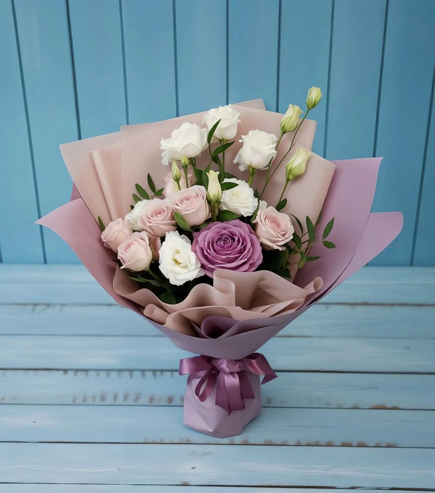 Букет цветов из: Розы и Лизиантусы в Николаевке